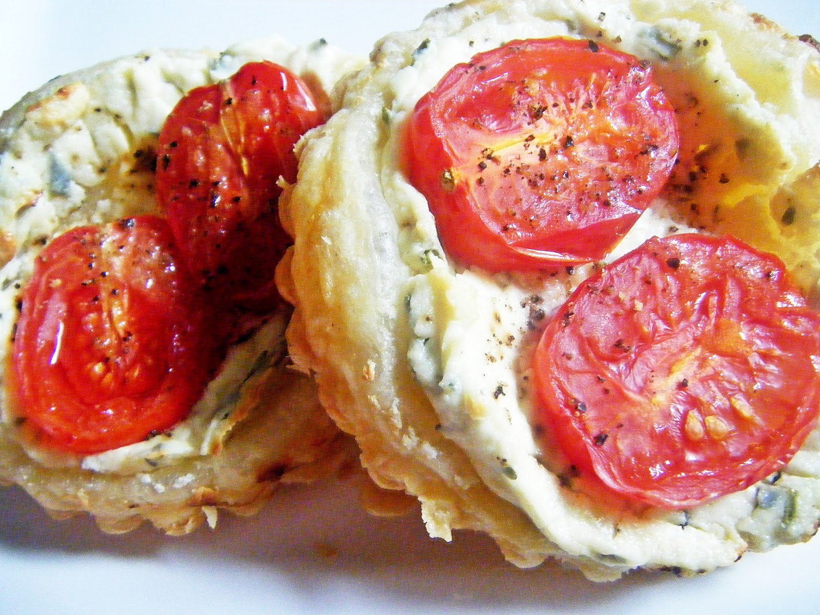 Tomaten-Ziegenkäse-Tartelettes | Sugar &amp; Spice